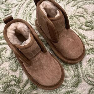 Size 7 Toddler Uggs